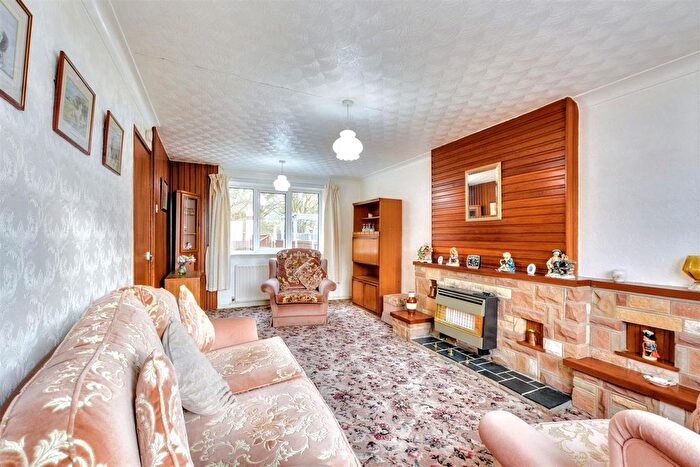 3 Bedroom Terraced House For Sale In Longden Close, Bramcote, Nottingham, NG9