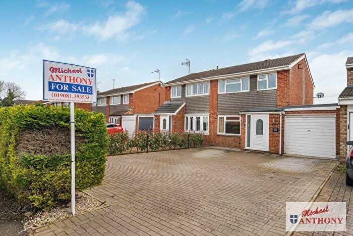 3 Bedroom Semi Detached House For Sale In Springfield Gardens, Milton Keynes, MK19