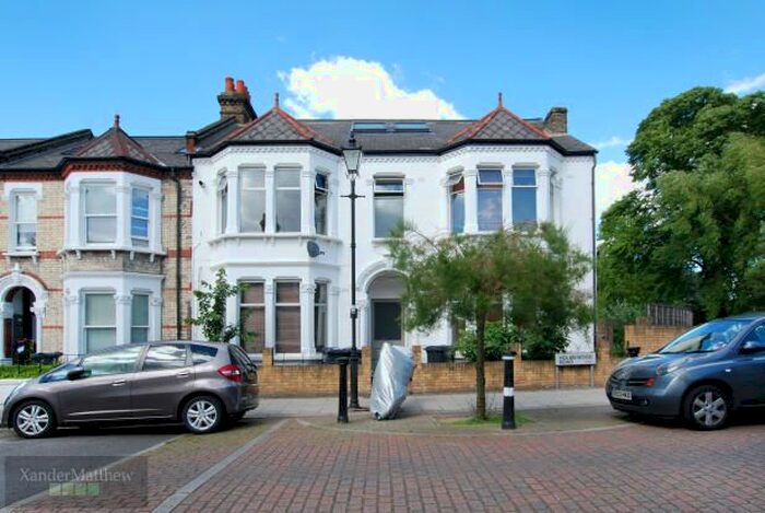 2 Bedroom Flat To Rent In Holmewood Road, Brixton, SW2