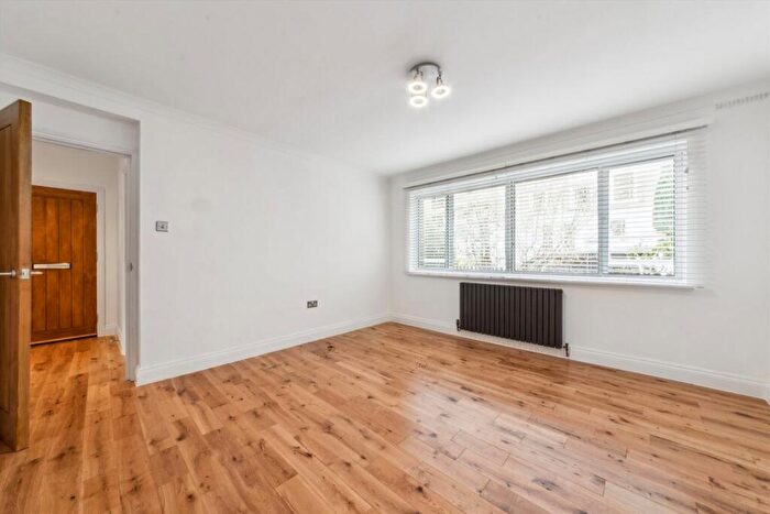 1 Bedroom Flat To Rent In Harecourt Road, London, N1