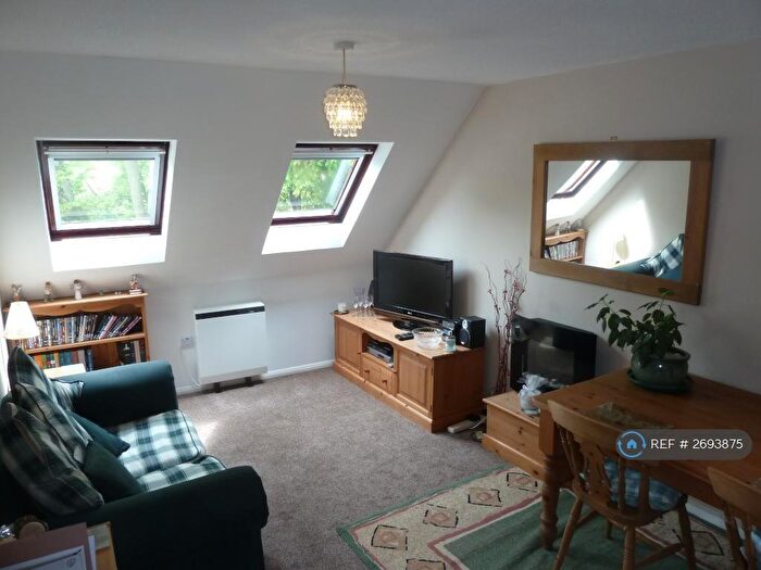 1 Bedroom Flat To Rent In Chamen House, Blandford Forum, DT11