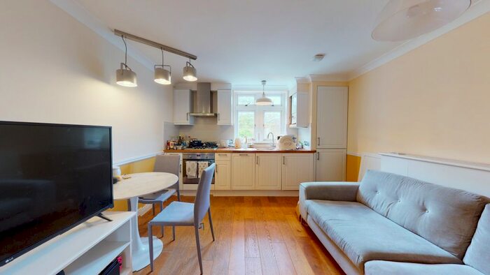 2 Bedroom Flat To Rent In Orsett Terrace, London, W2