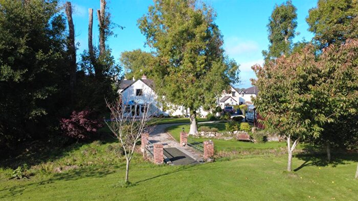 5 Bedroom Property For Sale In Lower Denbigh Road, St. Asaph, LL17
