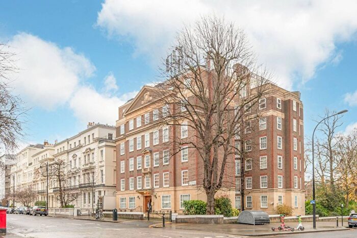 2 Bedroom Flat To Rent In Kensington Park Gardens, Notting Hill, London, W11