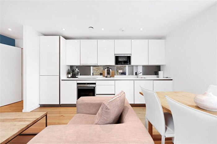 2 Bedroom Apartment For Sale In Chamberlain House, EC2A