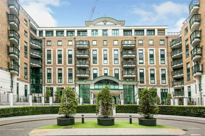 2 Bedroom Flat To Rent In Warren House, Beckford Close, West Kensington, London, W14