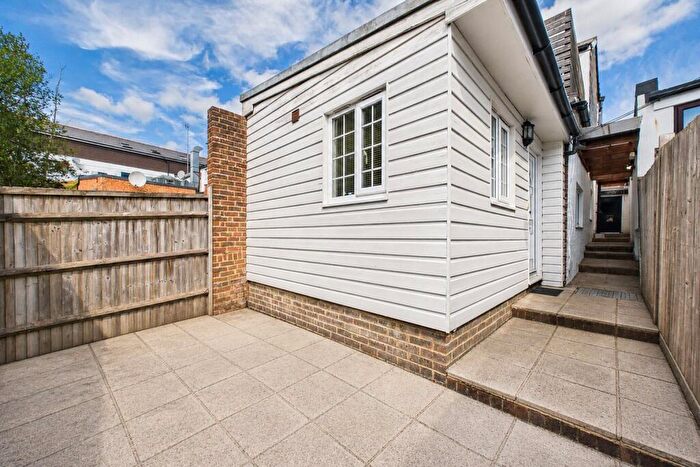 1 Bedroom Apartment To Rent In London Road, East Grinstead, West Sussex, RH19