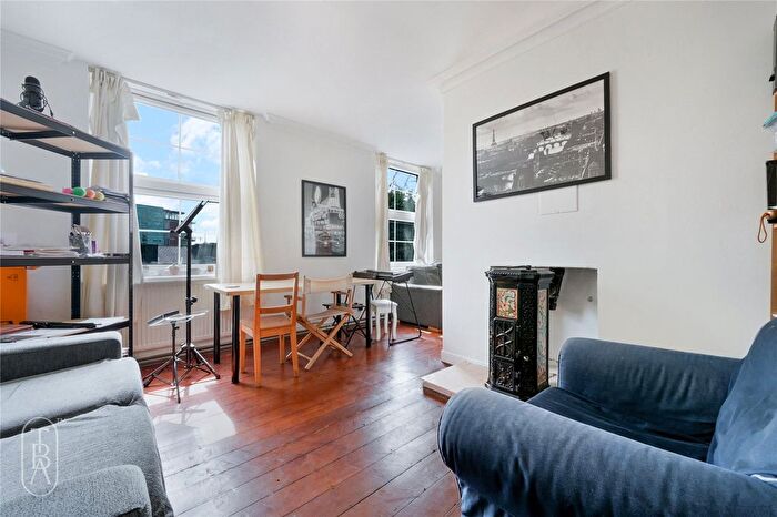 3 Bedroom Flat To Rent In St. Katharines Way, London, E1W