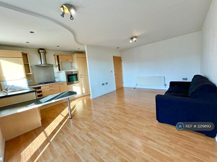 2 Bedroom Flat To Rent In Leadmill Court, Sheffield, S1