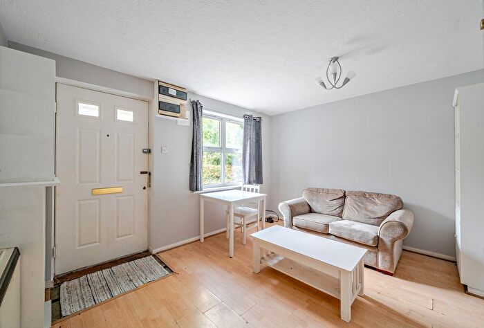 1 Bedroom Maisonette For Sale In Burghley Hall Close, London, London, SW19