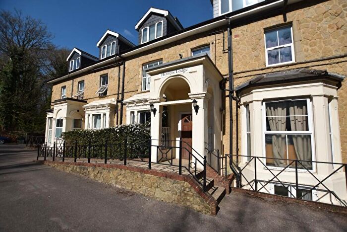 2 Bedroom Flat To Rent In Nutfield Road, RH1