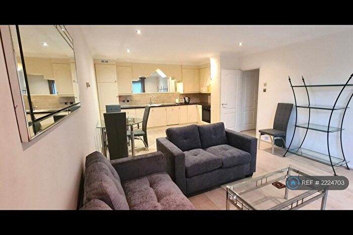 2 Bedroom Flat To Rent In Malmesbury Road, London, E3