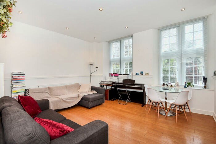 2 Bedroom Flat To Rent In St Giles, Marianne Close, London, SE5