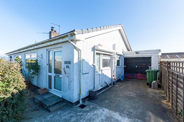 2 Bedroom Bungalow For Sale In Gaerwen Uchaf Estate, Gaerwen, Isle Of Anglesey, LL60