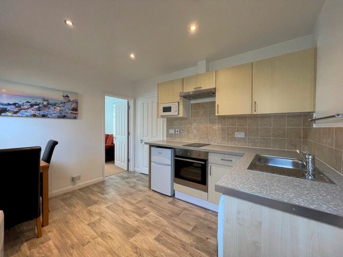 1 Bedroom Flat To Rent In Old Shoreham Road, Portslade, Brighton, BN41