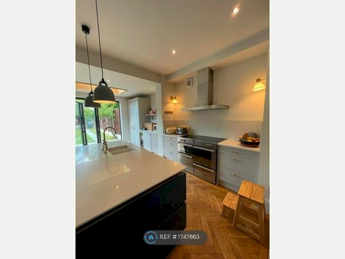 3 Bedroom Semi-Detached House To Rent In Beach Avenue, Leigh-On-Sea, SS9