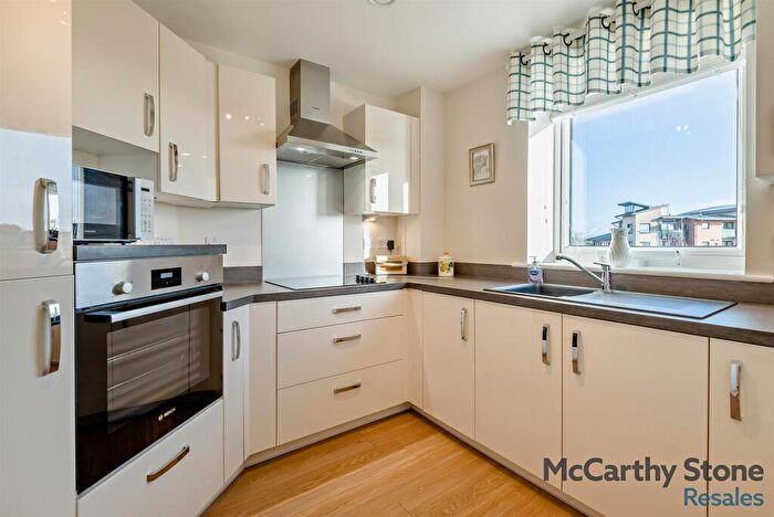 1 Bedroom Apartment For Sale In Gilbert Place, Lowry Way, Swindon, WIltshire, SN3