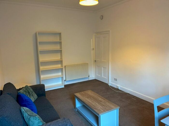 2 Bedroom Flat To Rent In Gorgie Road, Gorgie, Edinburgh, EH11