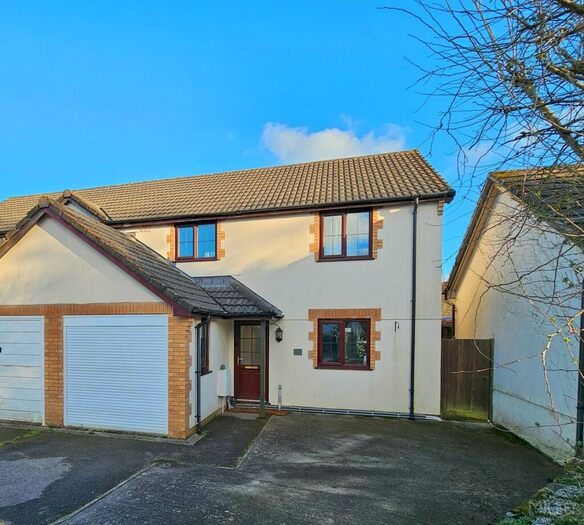 3 Bedroom Semi-Detached House For Sale In Pearse Close, Hatherleigh, Okehampton, Devon, EX20