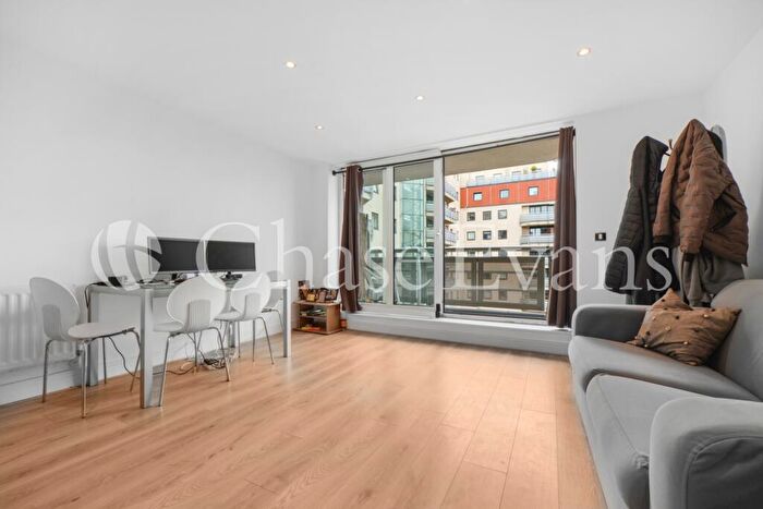 2 Bedroom Flat To Rent In Wards Wharf Approach, Docklands, London, E16
