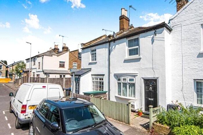 2 Bedroom Terraced House For Sale In York Road, Kingston Upon Thames, KT2