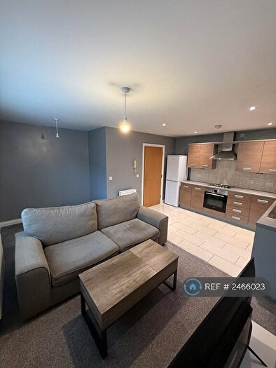 2 Bedroom Flat To Rent In Ash Court, Leeds, LS14