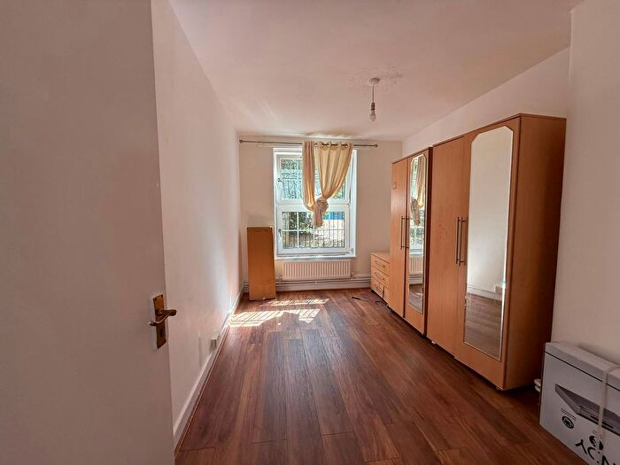 2 Bedroom Flat To Rent In Pott Street, Newcourt House Pott Street, E2