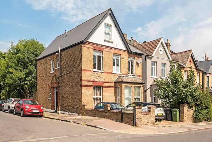 2 Bedroom Flat For Sale In Devonshire Road, Honor Oak, SE23