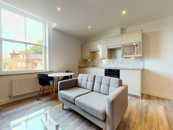 Apartment To Rent In Apt, Hyde Terrace #, LS2