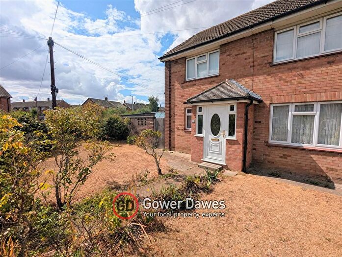 3 Bedroom End Of Terrace House For Sale In Waterson Road, Chadwell St.Mary, RM16