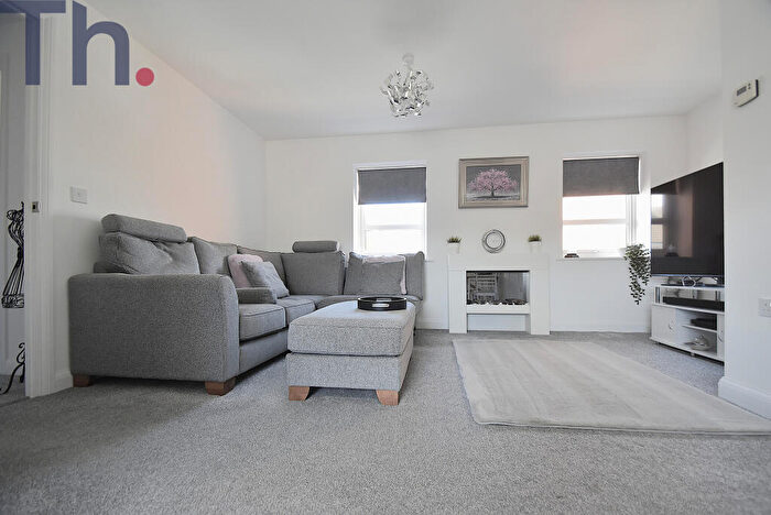 2 Bedroom Coach House For Sale In Newport, Isle Of Wight, PO30