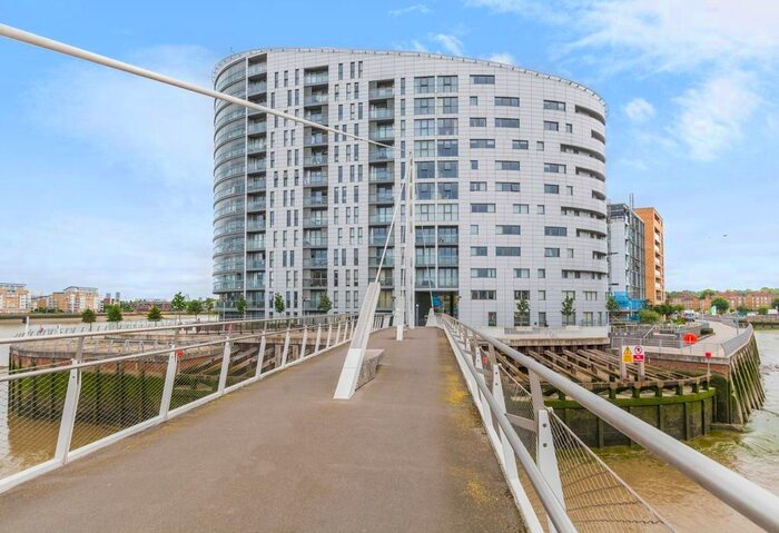 2 Bedroom Flat To Rent In Dowells Street, Greenwich, London, SE10