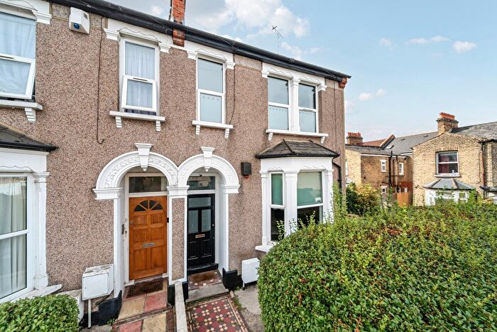 2 Bedroom Flat For Sale In Farley Road, London, SE6