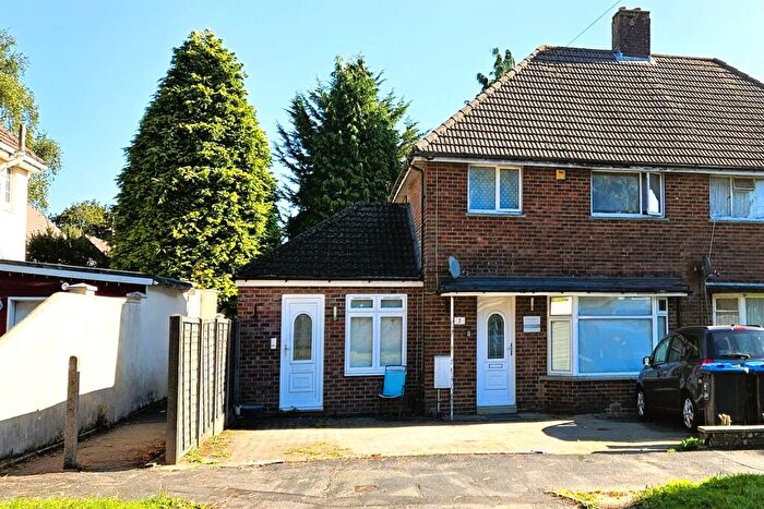 6 Bedroom Semi-Detached House For Sale In Poole, BH12