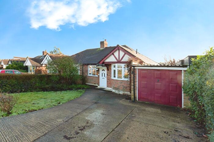 4 Bedroom Semi Detached House For Sale In Cannon Grove, Fetcham, Leatherhead, Surrey, KT22