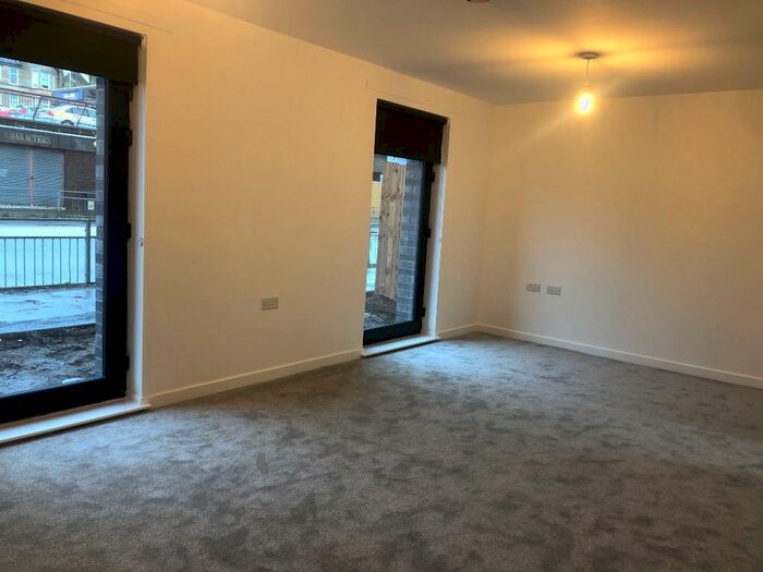 2 Bedroom Flat To Rent In Ashtree Road, Pollokshaws, Glasgow, G43