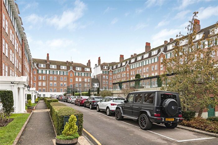 3 Bedroom Flat For Sale In Richmond Hill Court, Richmond, TW10