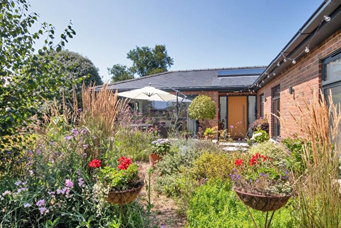 2 Bedroom Bungalow For Sale In Rye Road, Hawkhurst, Kent, TN18