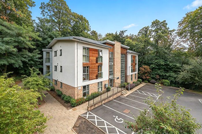 1 Bedroom Flat For Sale In Railton Close, Weybridge, KT13