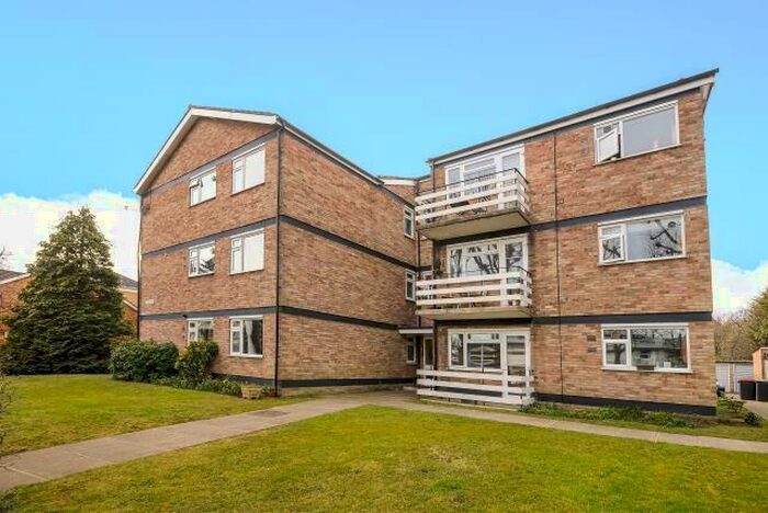 2 Bedroom Apartment To Rent In Surbiton, Surrey, KT6