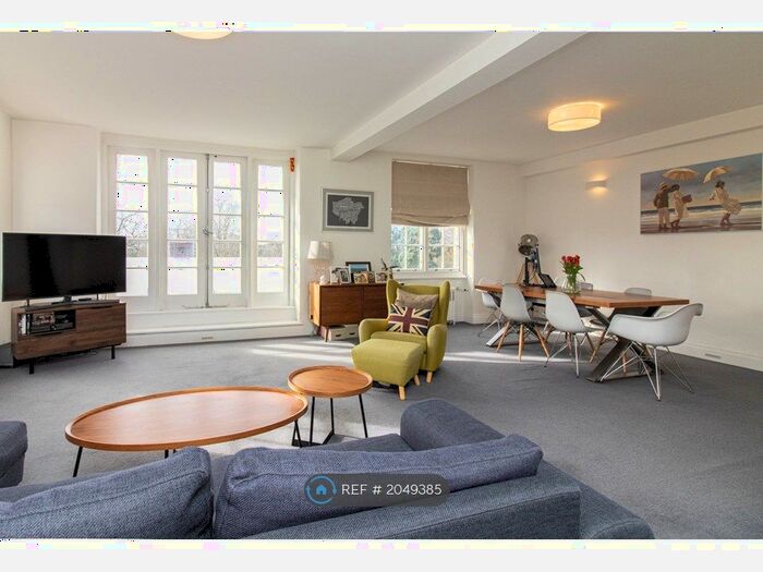 3 Bedroom Flat To Rent In Kensington Park Road, London, W11