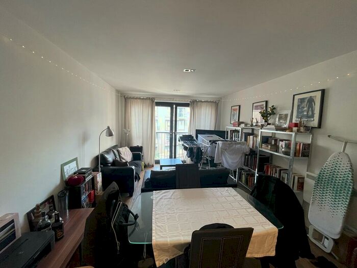 2 Bedroom Apartment To Rent In Available Now, Hub Bed Duplex Apartment With Parking, B4