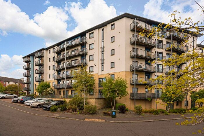 2 Bedroom Flat For Sale In / Drybrough Crescent, Edinburgh, EH16