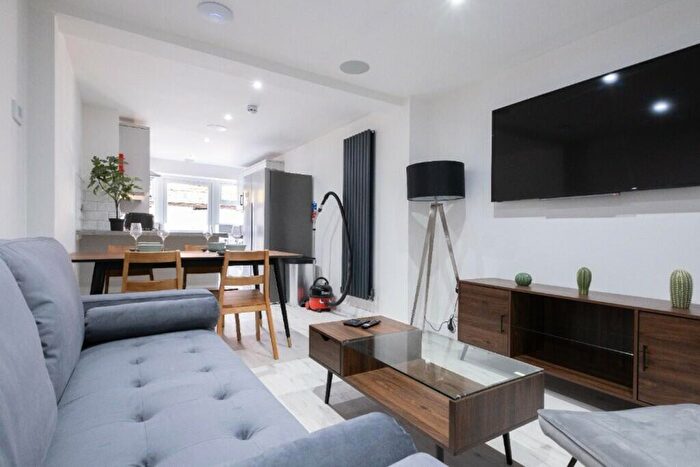 5 Bedroom House To Rent In Cranwell Street, Lincoln, LN5