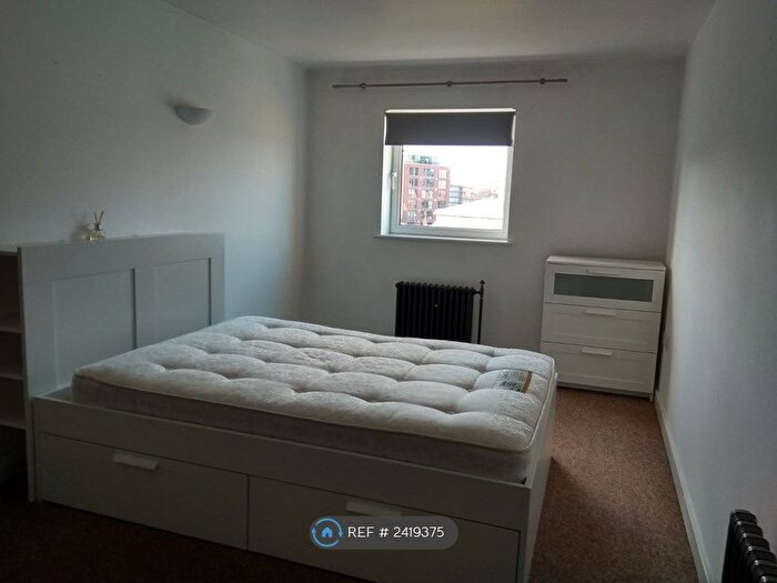 3 Bedroom Flat To Rent In Royal Arsenal, London, SE18