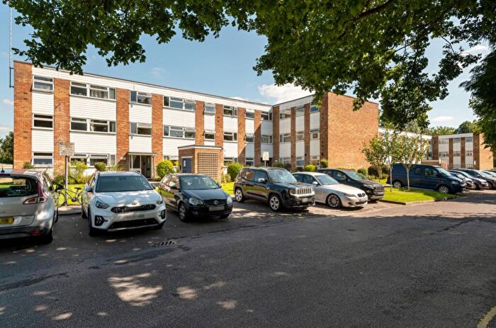 2 Bedroom Apartment To Rent In Davos Close, Woking, GU22