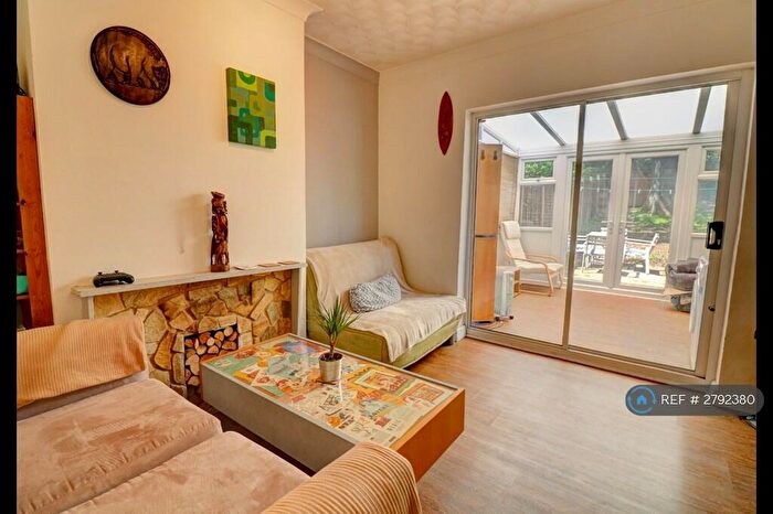 2 Bedroom Maisonette To Rent In Braemar Avenue, Bexleyheath, DA7