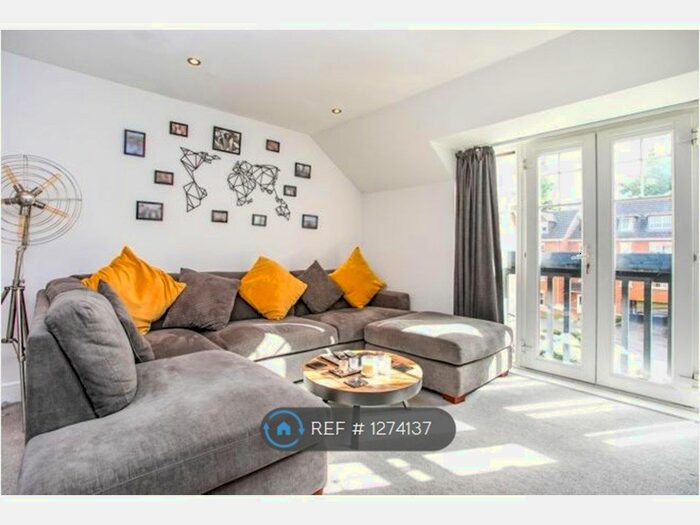 1 Bedroom Flat To Rent In Worth Park Avenue, Crawley RH10