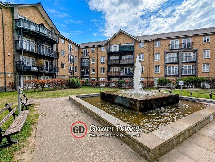 2 Bedroom Flat For Sale In Southwell Close, Chafford Hundred, RM16