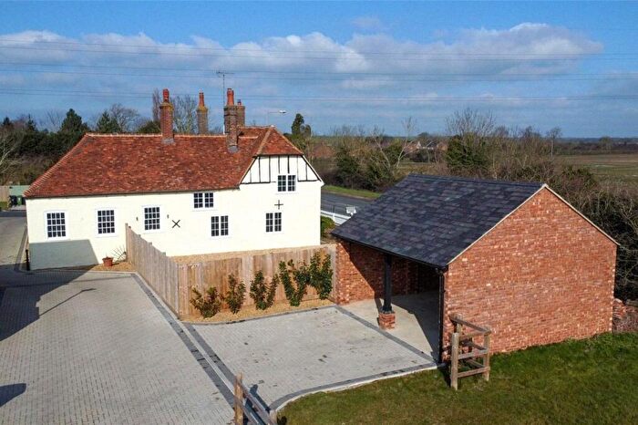 4 Bedroom Detached House For Sale In Watling Street, Hockliffe, Bedfordshire, LU7